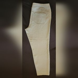 CJ Banks Ankle Cropped Pants